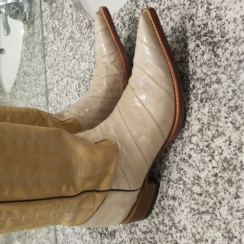 Eel cowboy boots for men. No RETURNS.